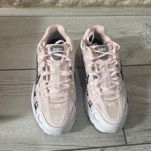 NIB Nike P 6000 SE Sneakers